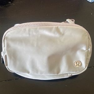 EUC Lululemon Everywhere Bag